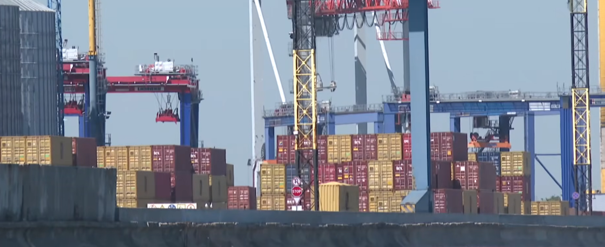 Cargo ship navigating the Black Sea near Odessa under threat of drone strikes