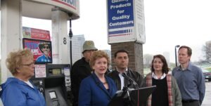 Rising Living Costs Take Center Stage as Voters Weigh Choices Ahead of US Midterm Elections